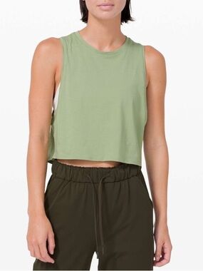 Lululemon Cut Back Crop Tank
Vista Green Size Small